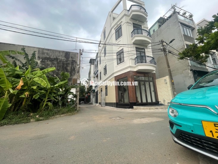 7 tỷ 2 - 100m ngang hơn 8m nhà 3 tầng kiên cố sát Vạn Phúc City - HẺM XE HƠI TỚI CỬA